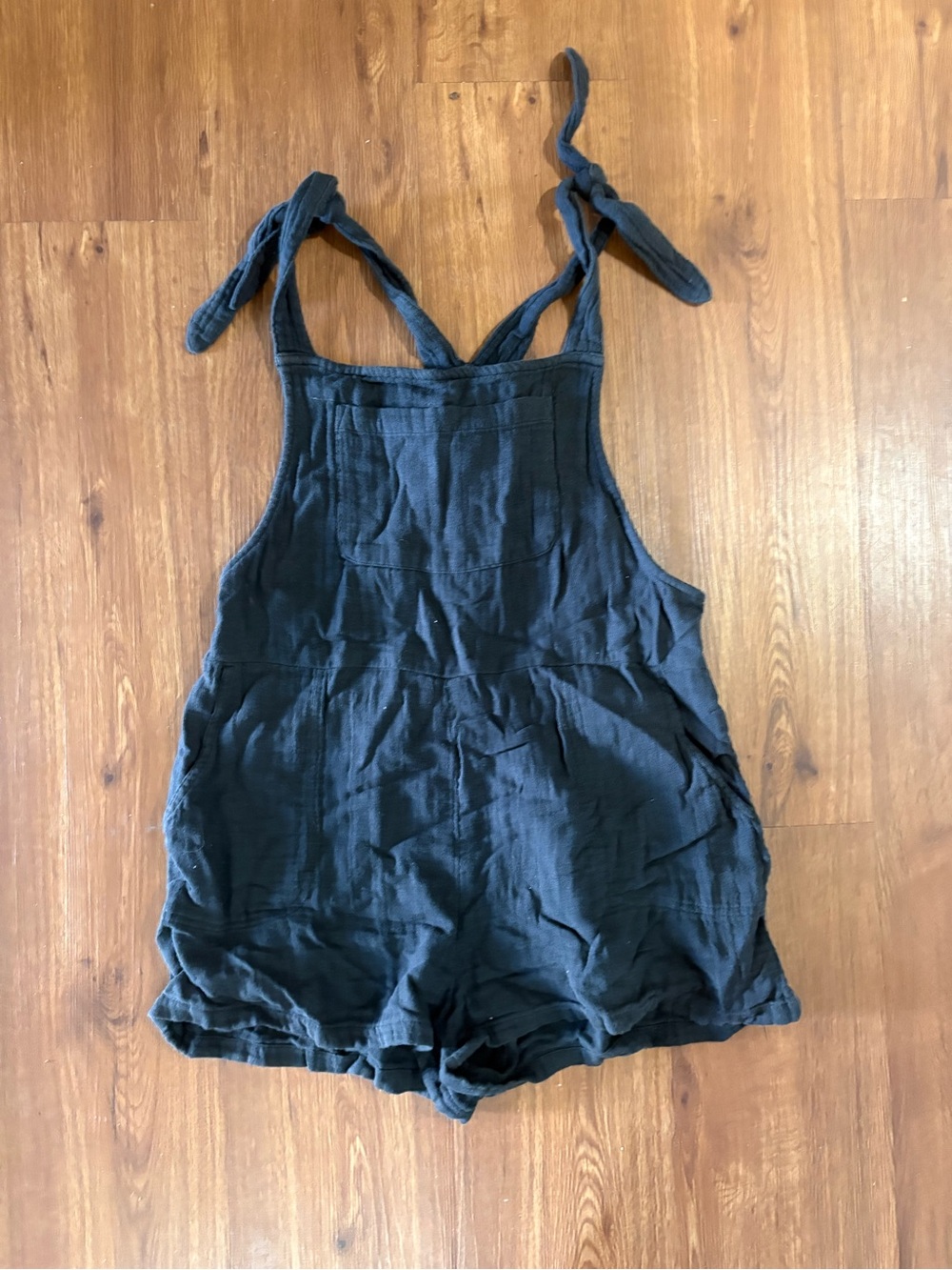 SO Black Casual romper with tie straps
